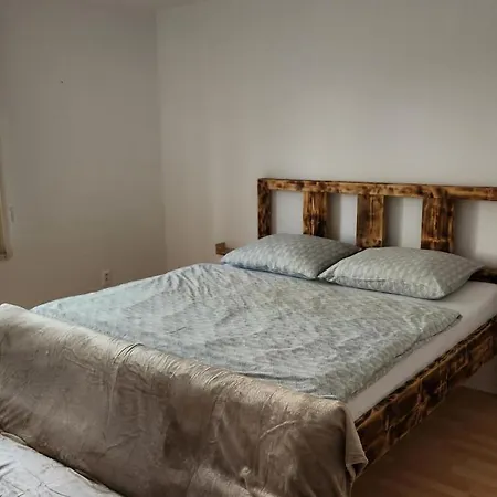 Apartman C1 450m Od Centra *